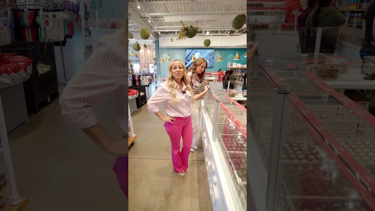 Around Town with Amy & Tonia in Albanese