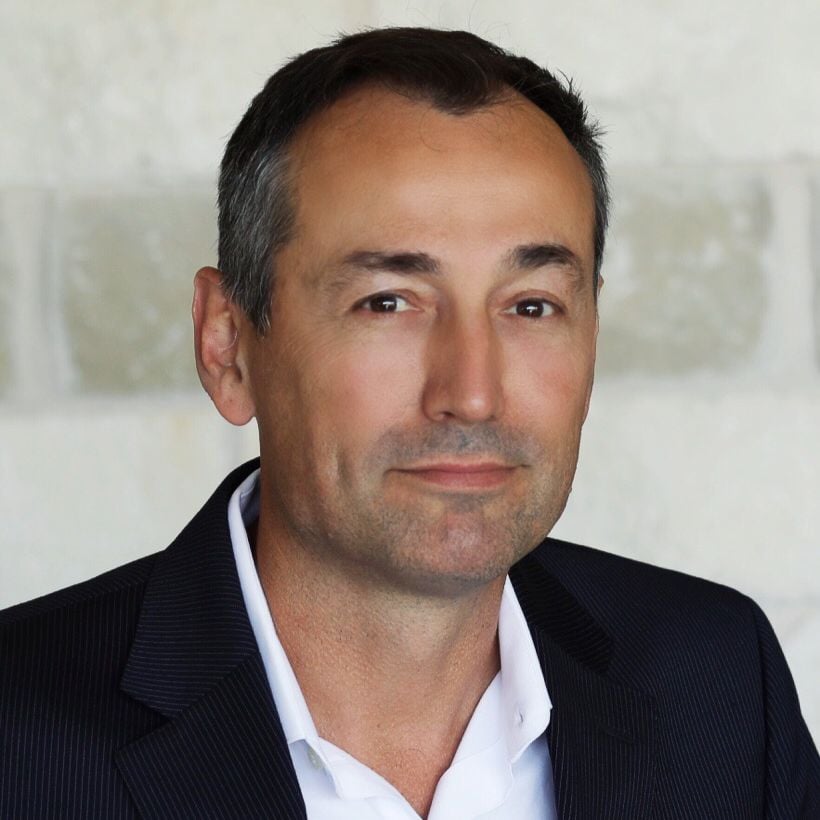 Allen Auth Austin, TX Real Estate Agent Headshot