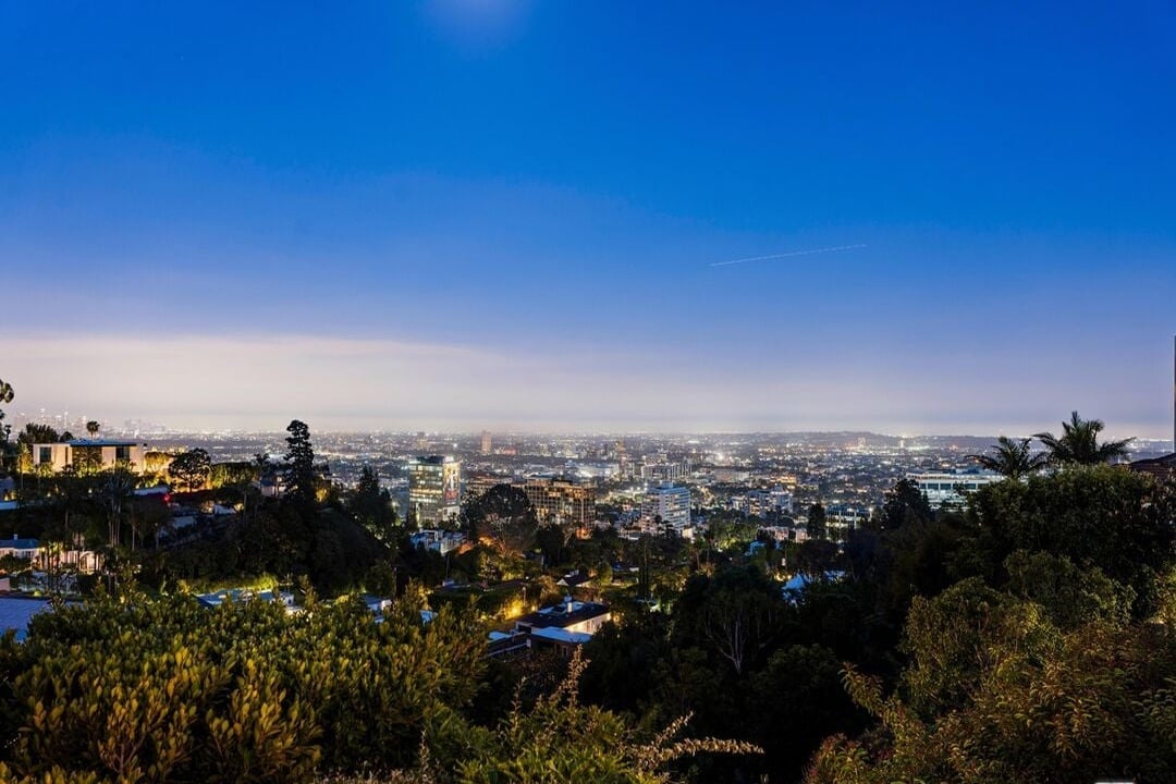 Sierra Mar Dr, 90069