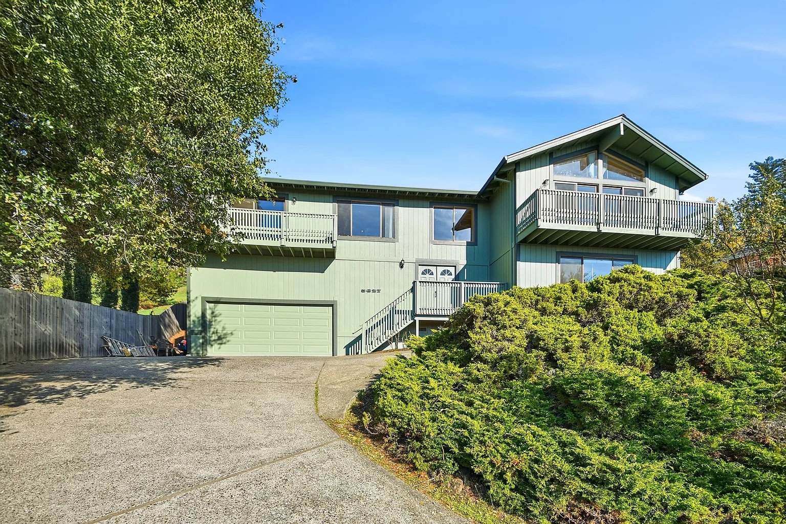 5827 La Cuesta Dr