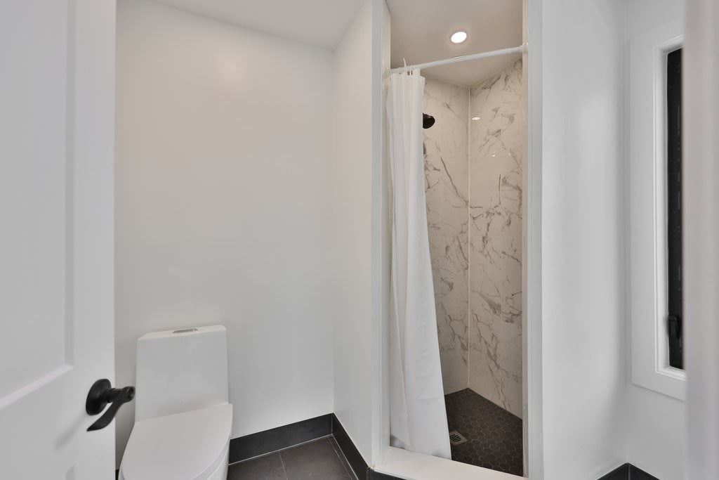 172 Royal York Rd