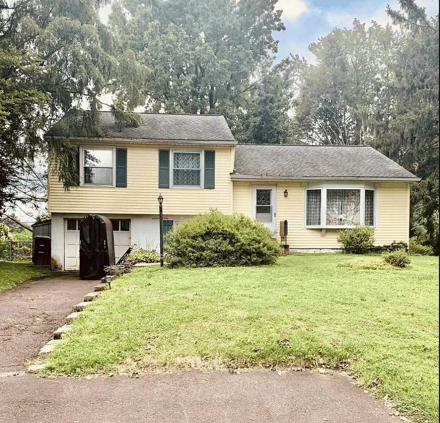 146 MANOR DR