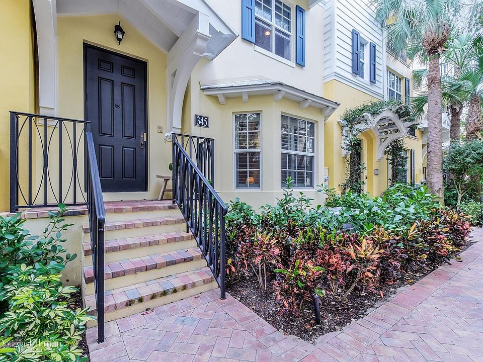 345 S Bromeliad