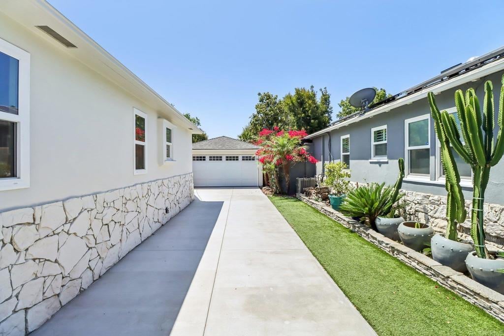4985 Lucille Dr