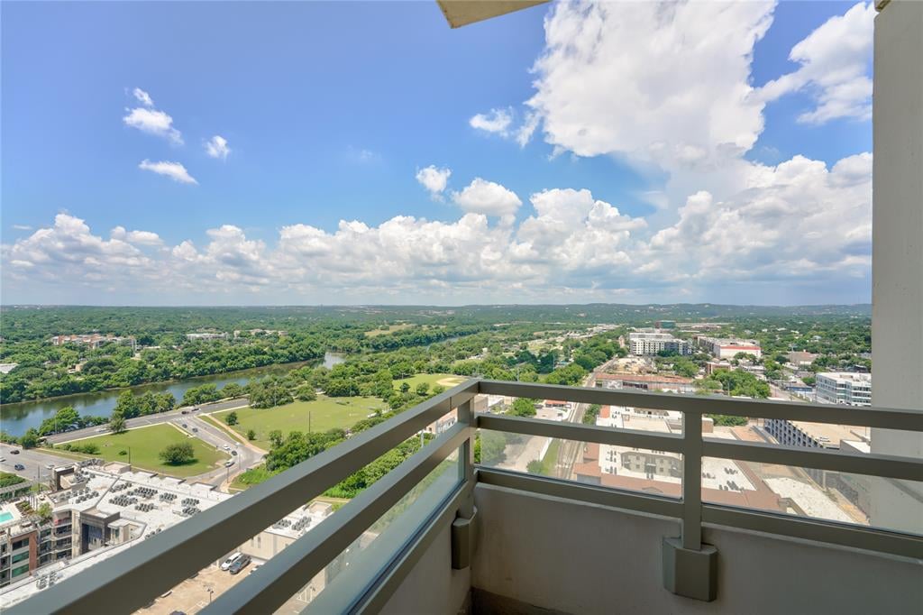 300 Bowie St #2503