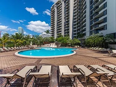 520 Brickell Key Dr #A1616