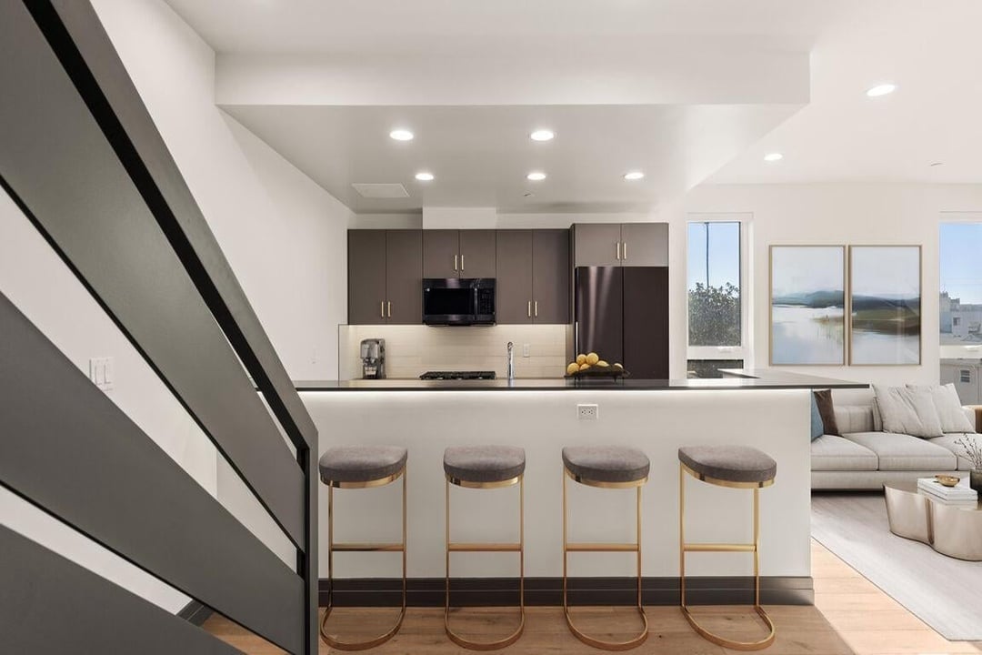 118 N Orlando Ave Unit: 202