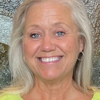 Lisa Lewis Mooresville, NC Real Estate Agent Headshot