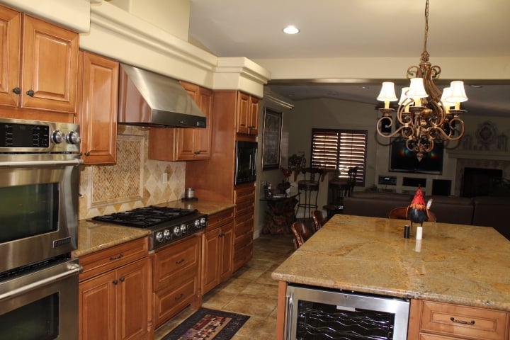 2562 Beverly Glen Dr. 
