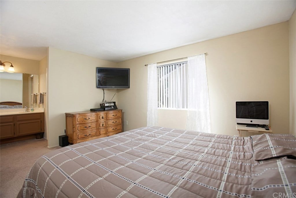 1710 S Mammoth Pl