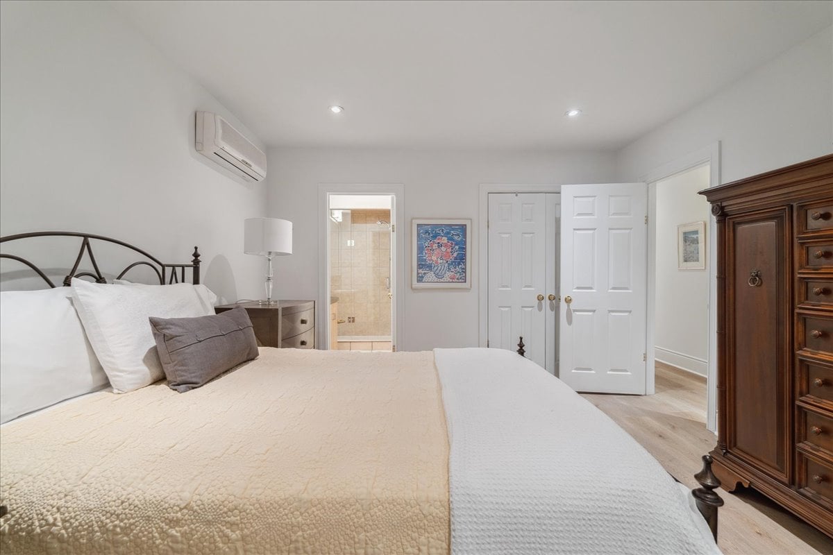 Executive Rental in Forest Hill