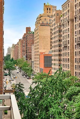 360 East 72nd Street #A806