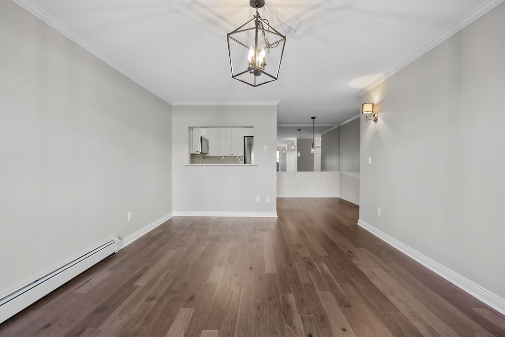108-3875 W 4th Ave