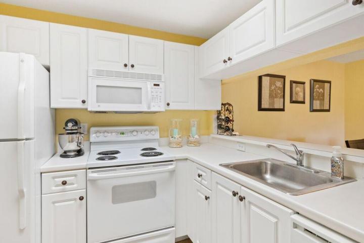 2812 Grande Prky, #202