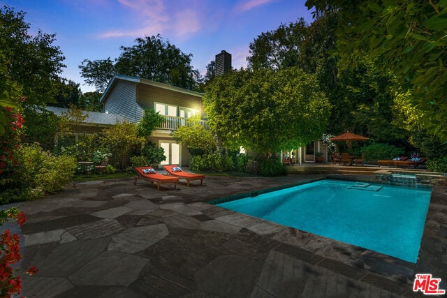 2193 Beverly Glen Pl