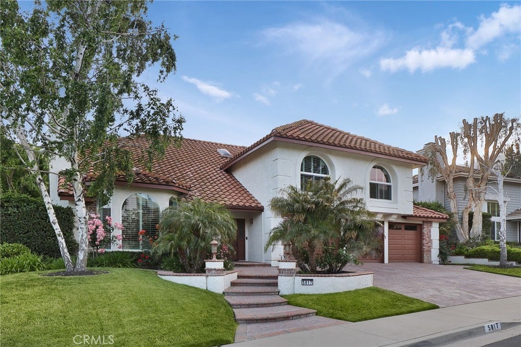 5817 Woodglen Dr