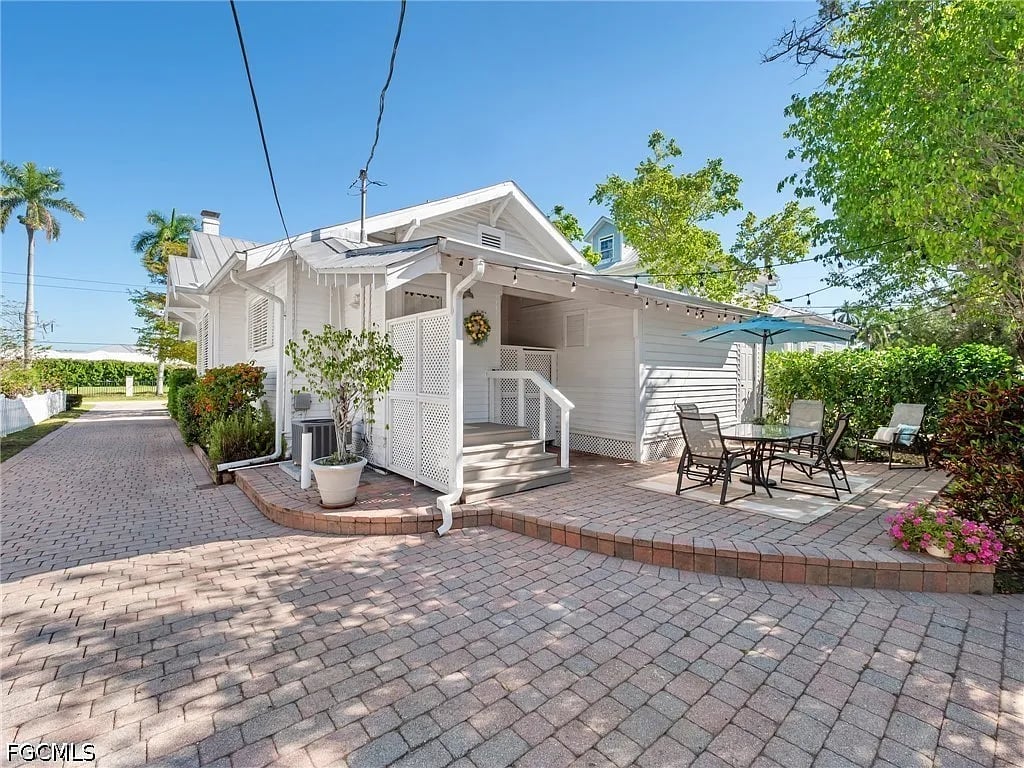 1310 Poinciana Ave