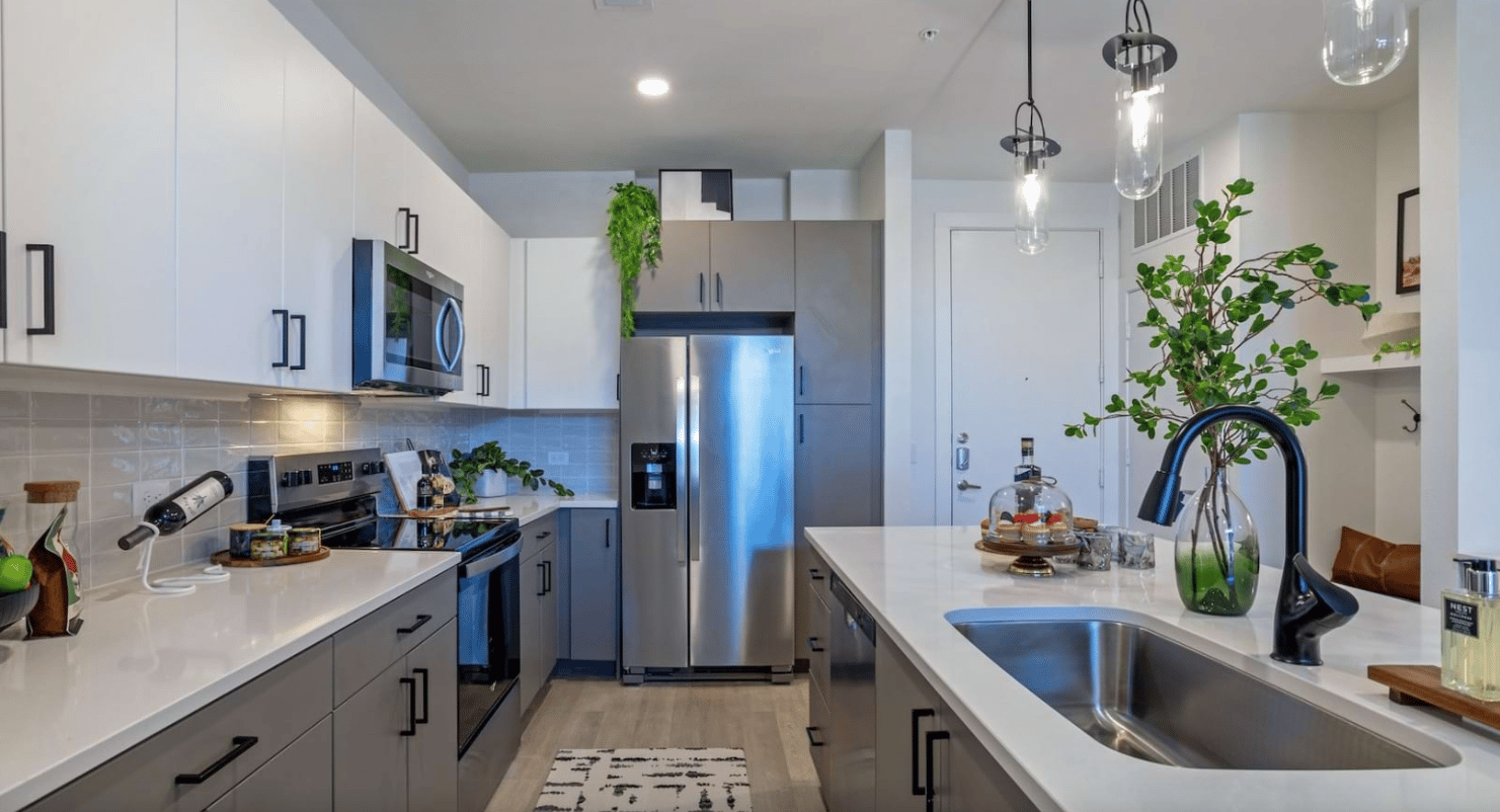 Lease today-Live up to 8 weeks for FREE!