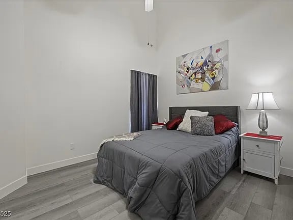 5000 Red Rock Unit: 240