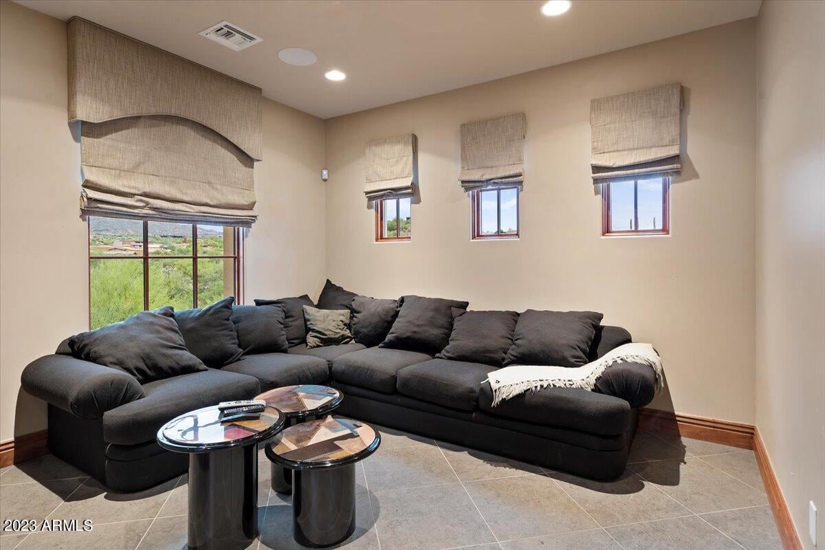 9514 E Madera Dr