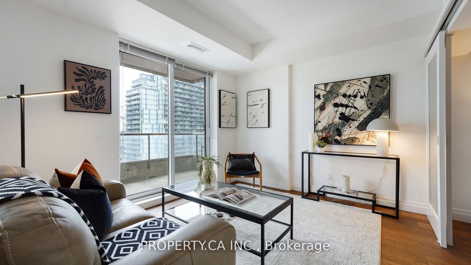 168 King St E 1212