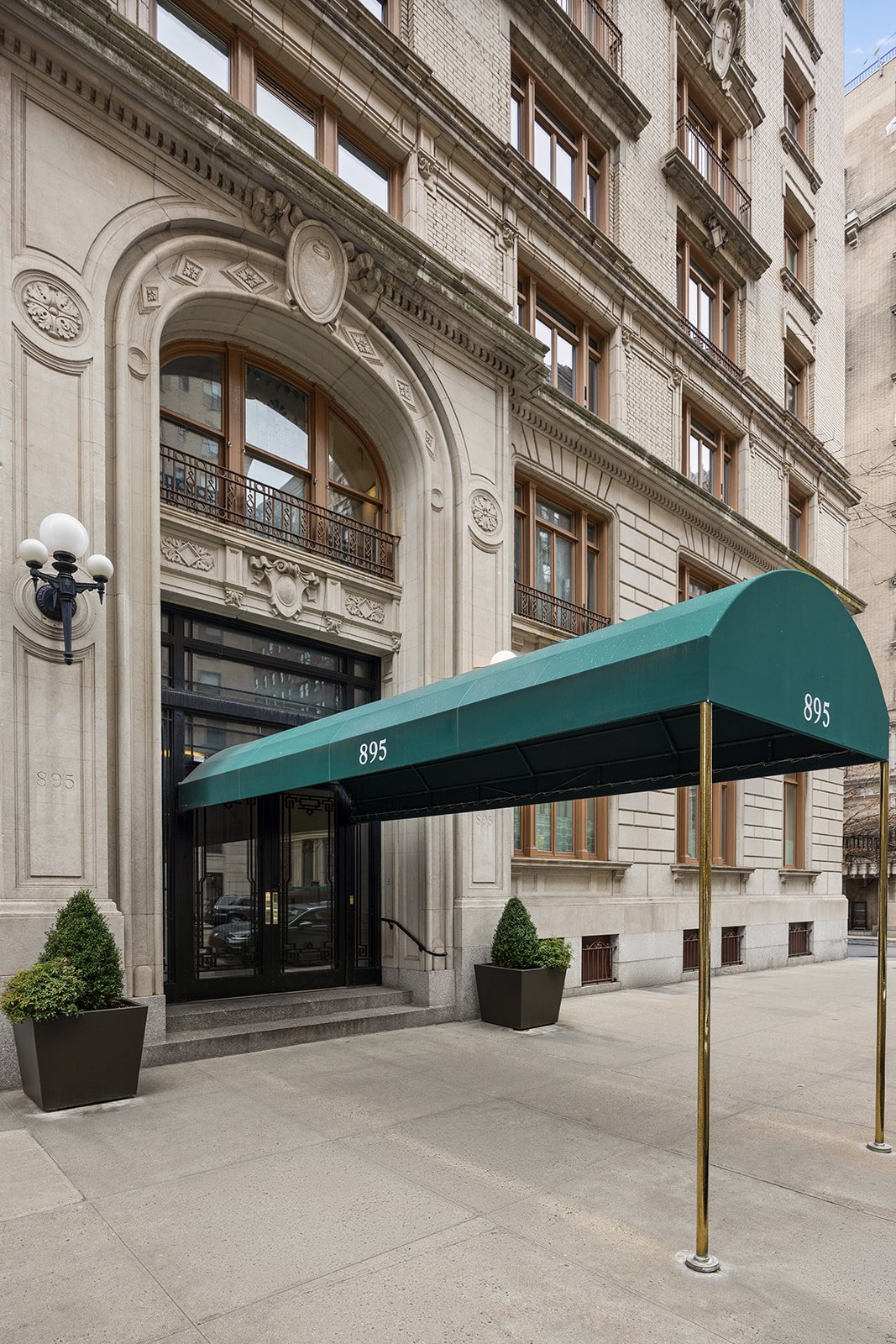 895 West End Avenue Unit 1B