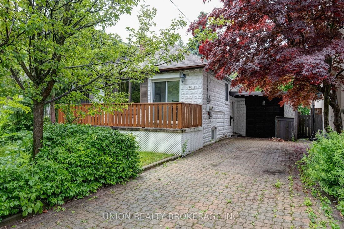 40 Red Deer Ave
