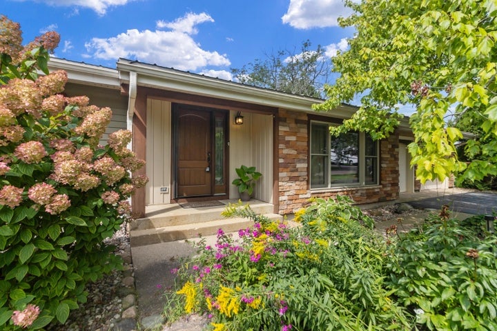  N1549 Bluebird Dr Lake Geneva