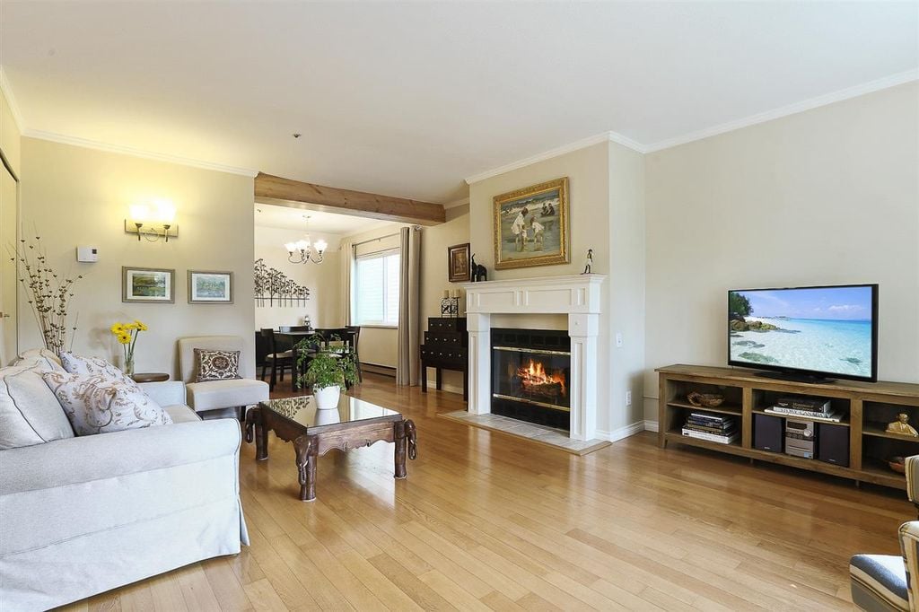 53 W 15th Ave