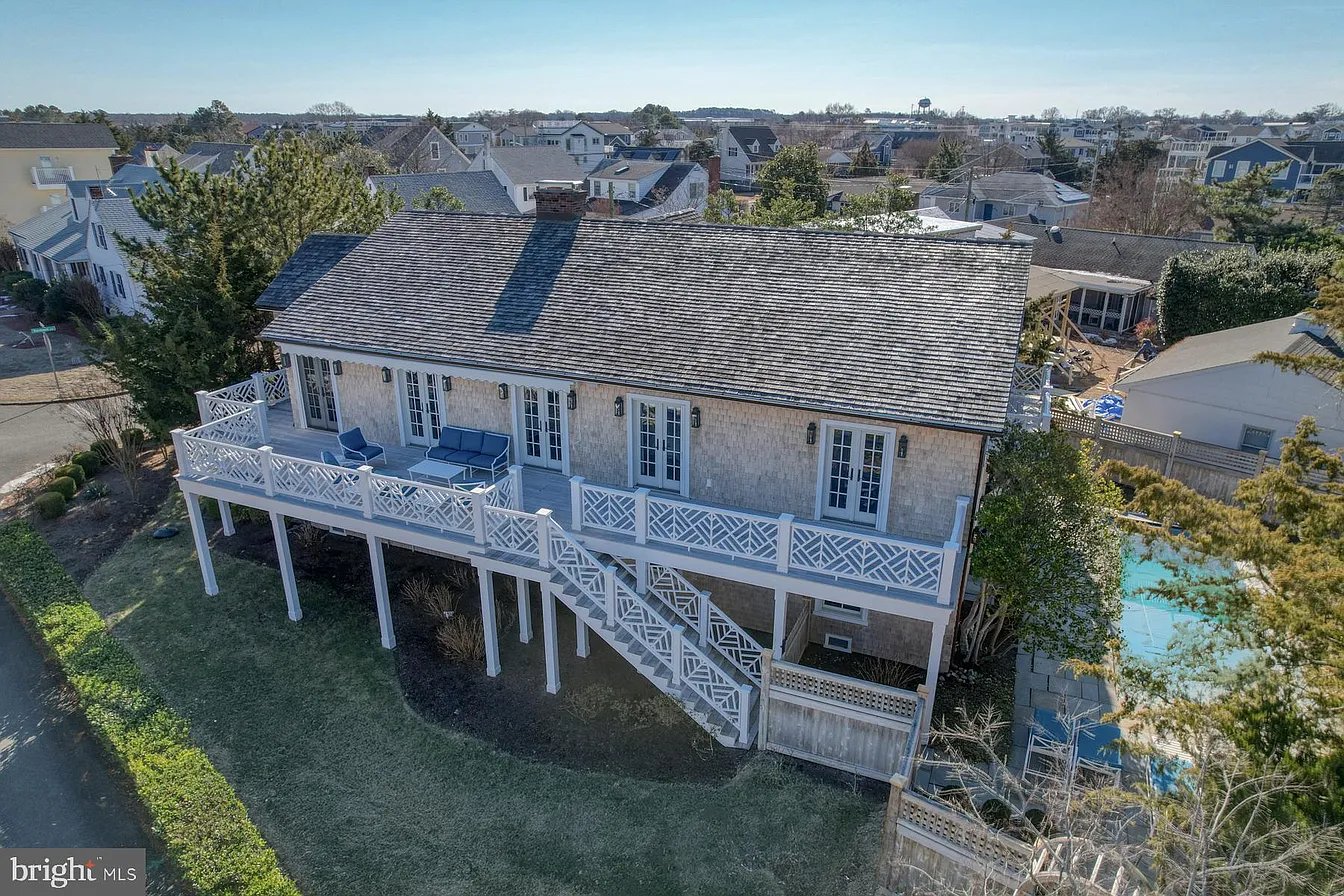 8 Vermont Ave