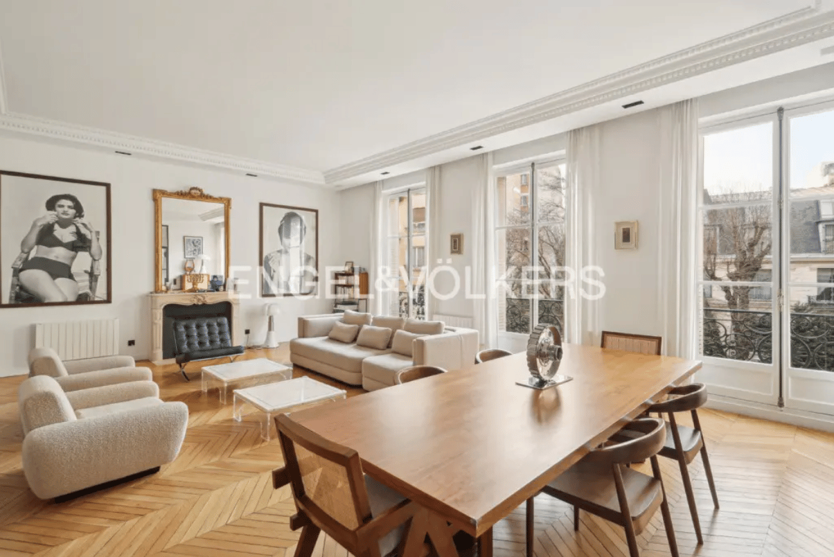 Parisian Apartment In The 16th