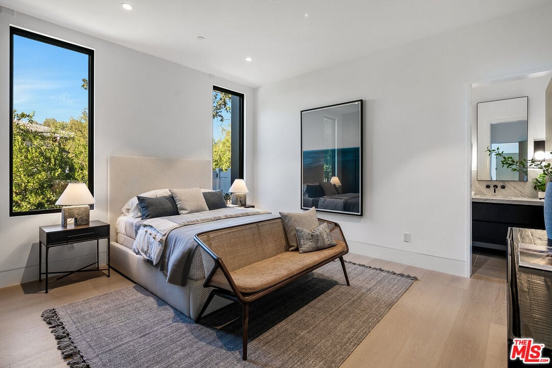 5376 Round Meadow Rd