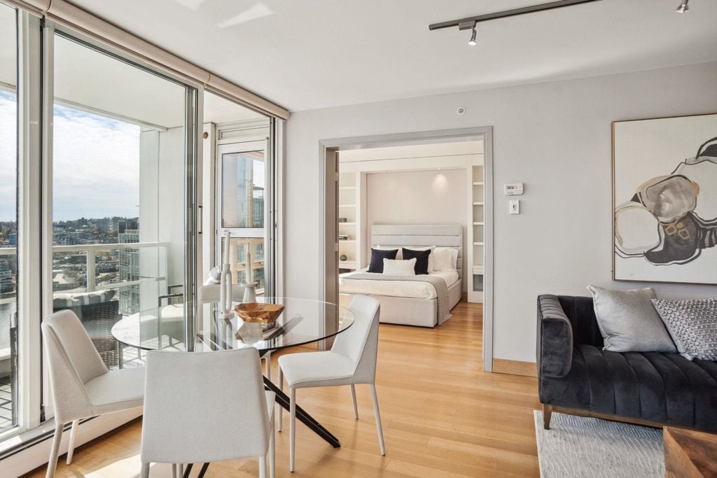 1201 Marinaside Cres, #2505