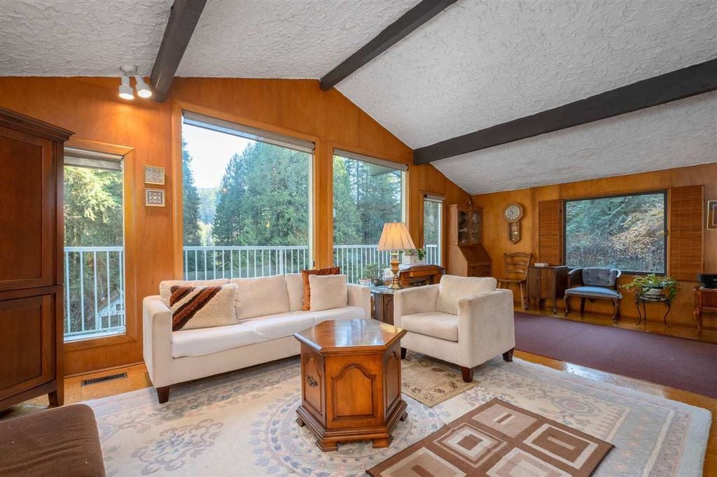 4520 Lynn Valley Rd