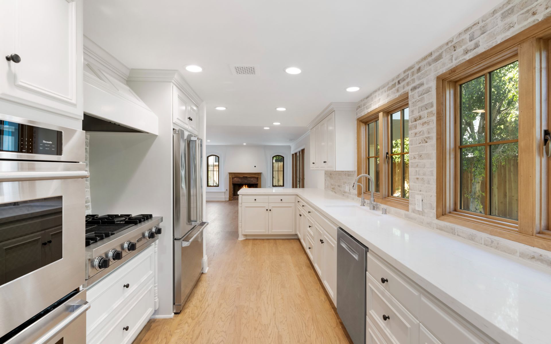 2214 Holly Lane