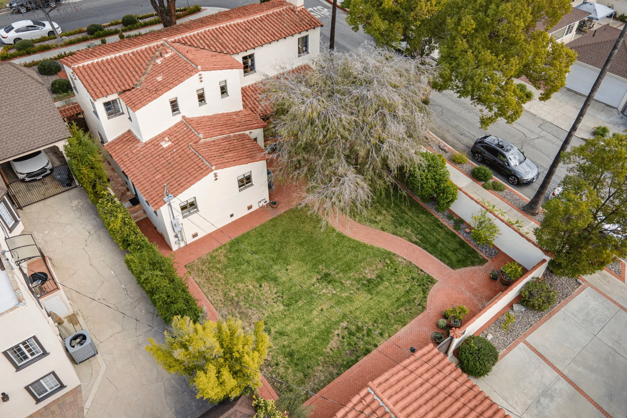 1630 Bel Aire Dr