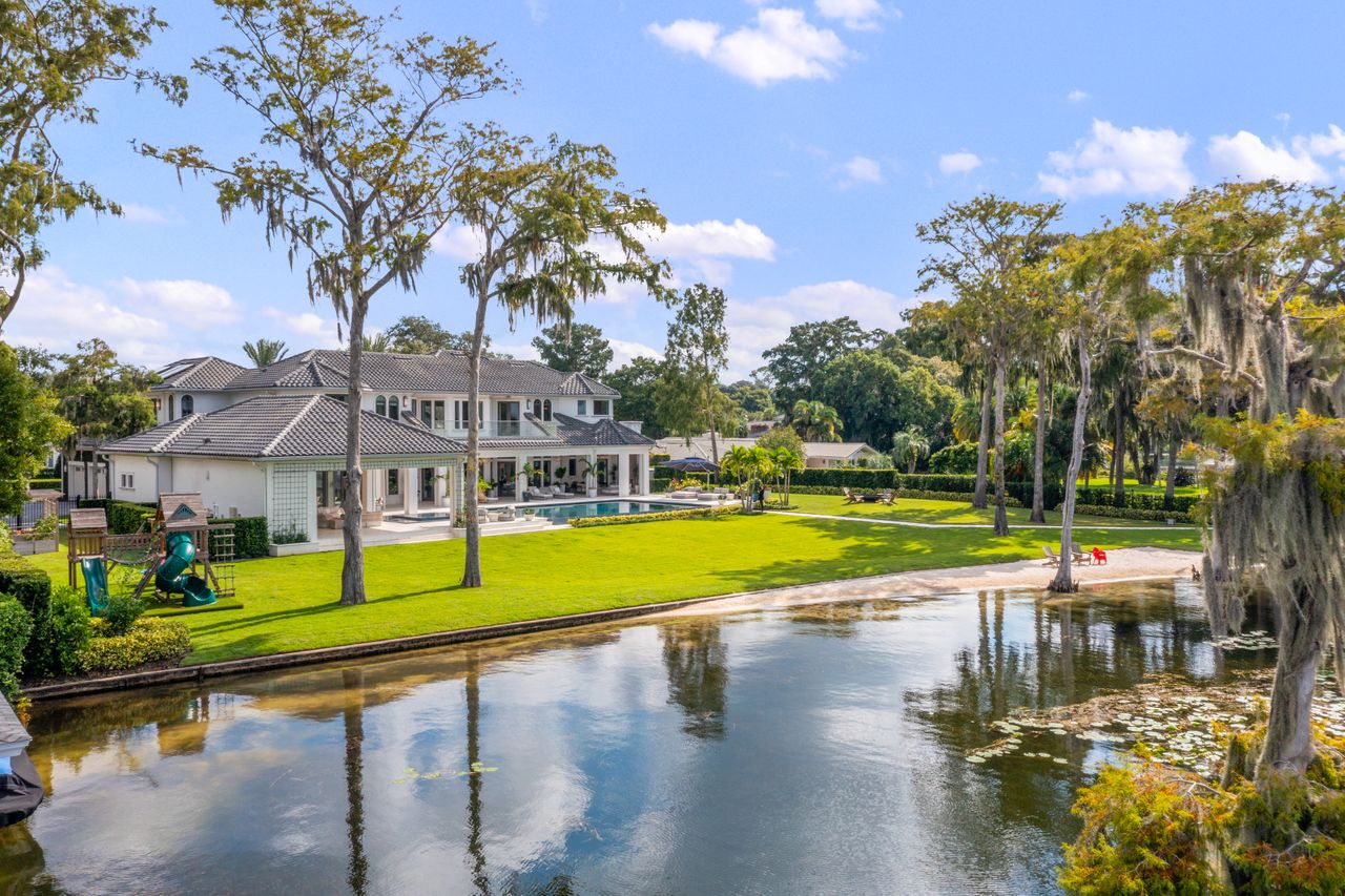 Majestic Lakefront Estate