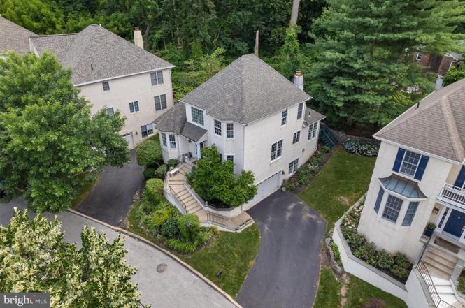 411 Merion Hill Ln