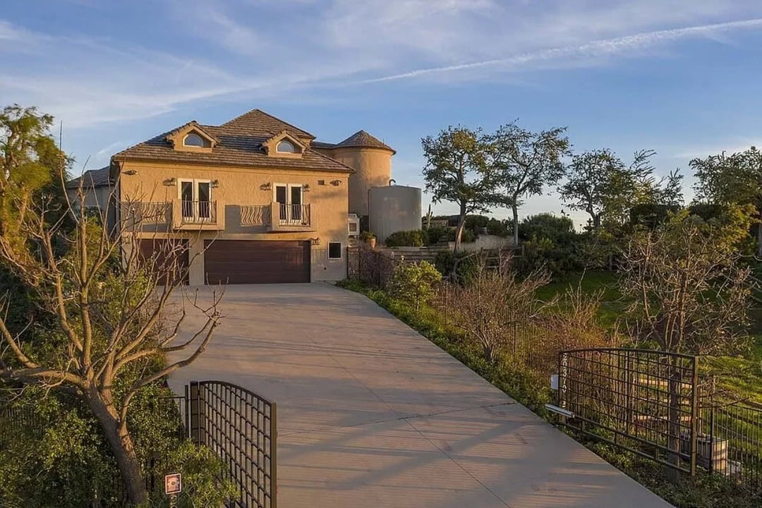 Grandeur House