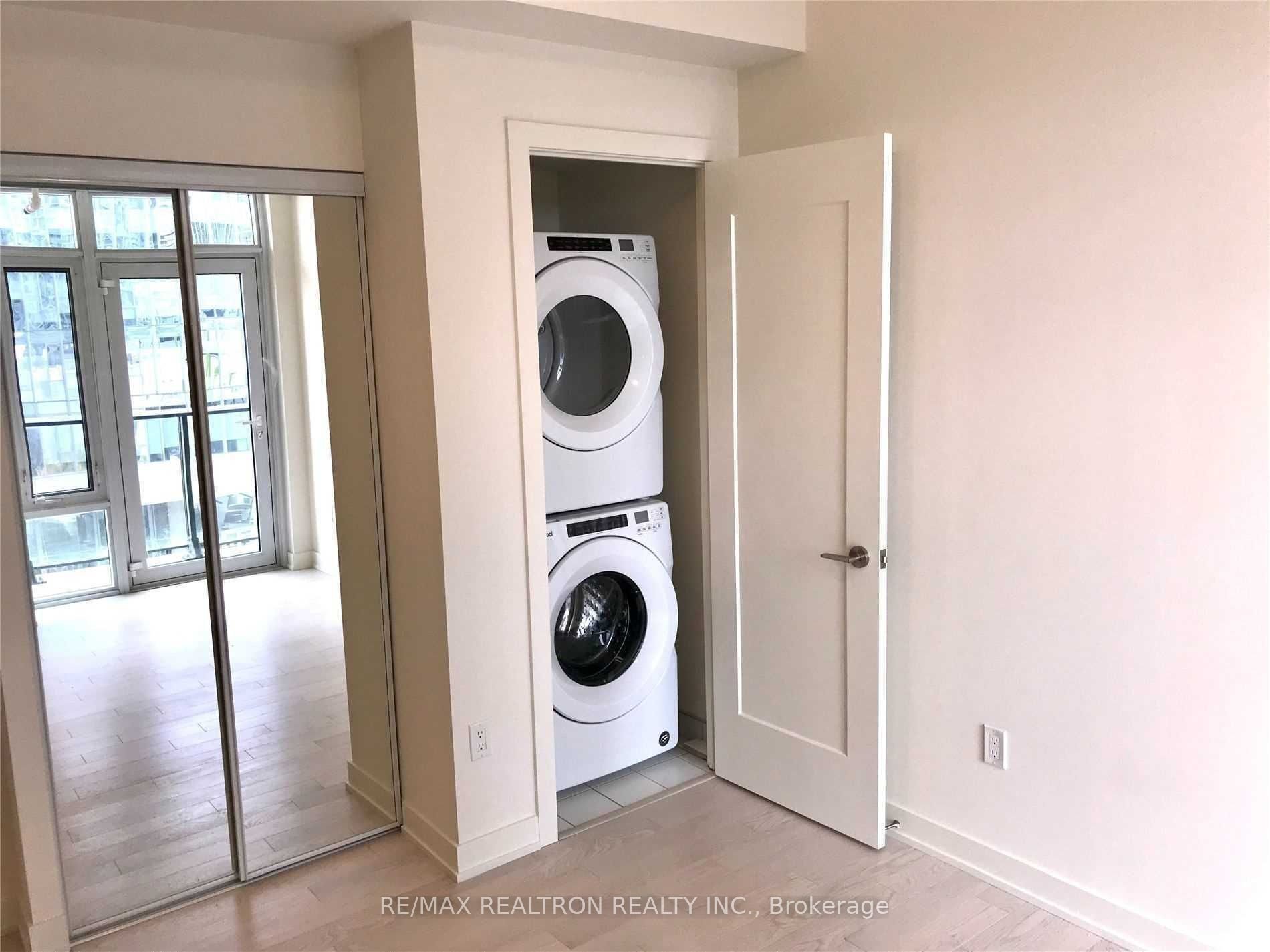 330 Richmond Street W Unit: 1105