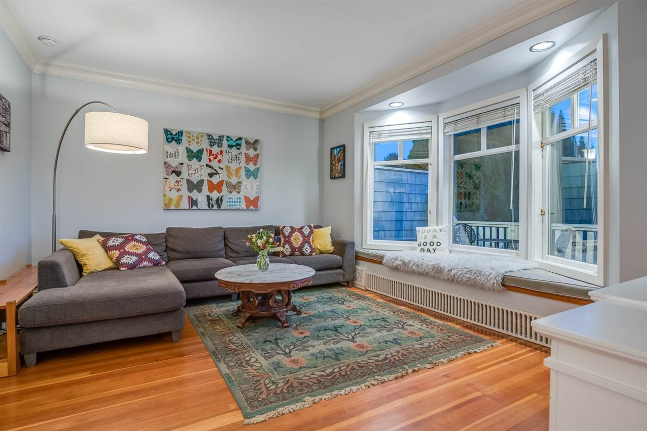 236 W 5th St