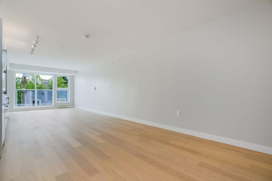 310-2508 Fraser St