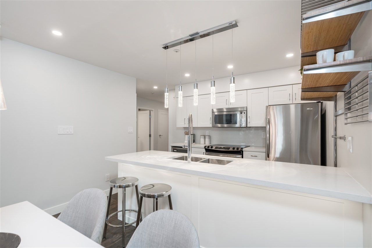 G03-1823 W 7th Ave