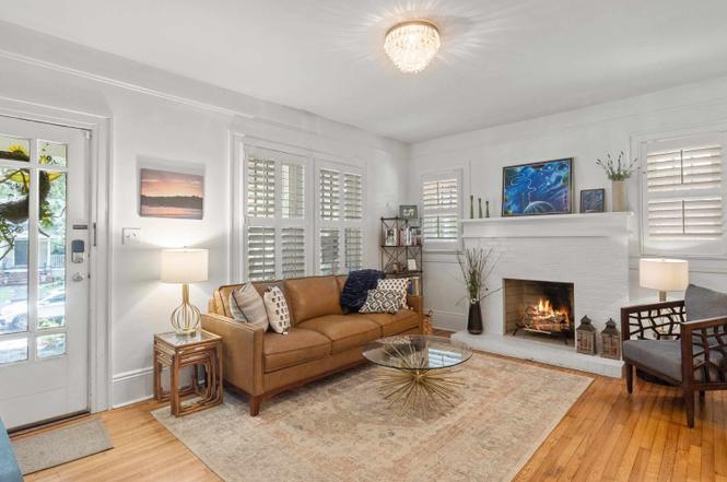 200 W Roanoke Park Dr