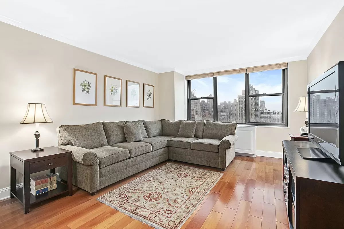 301 E 79th Street Unit: 23G