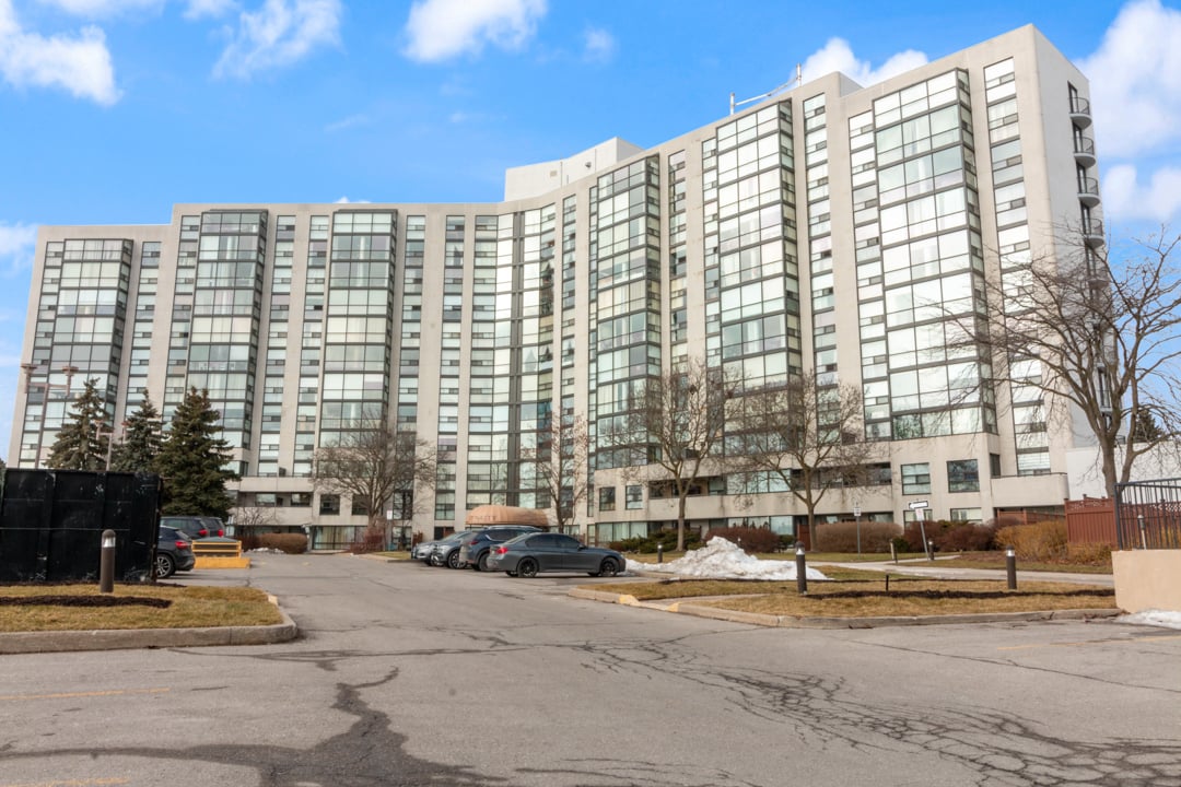 40 Harding Blvd #604