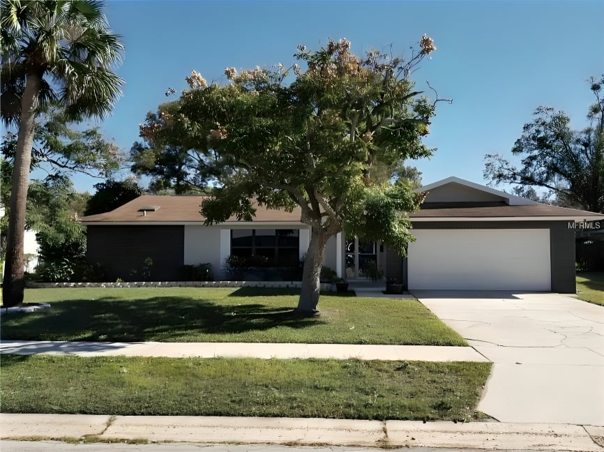 1918 E Hampton Cir