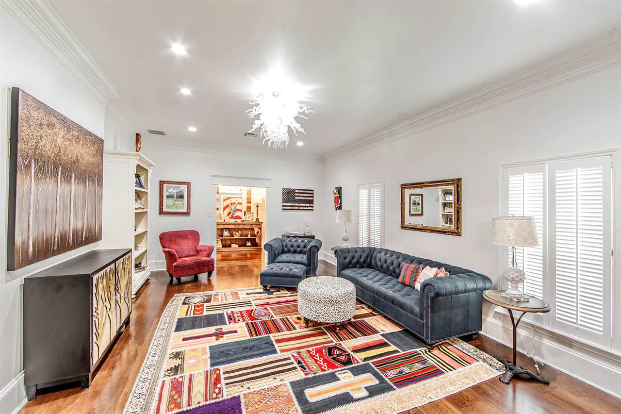 401 Oak Alley Drive