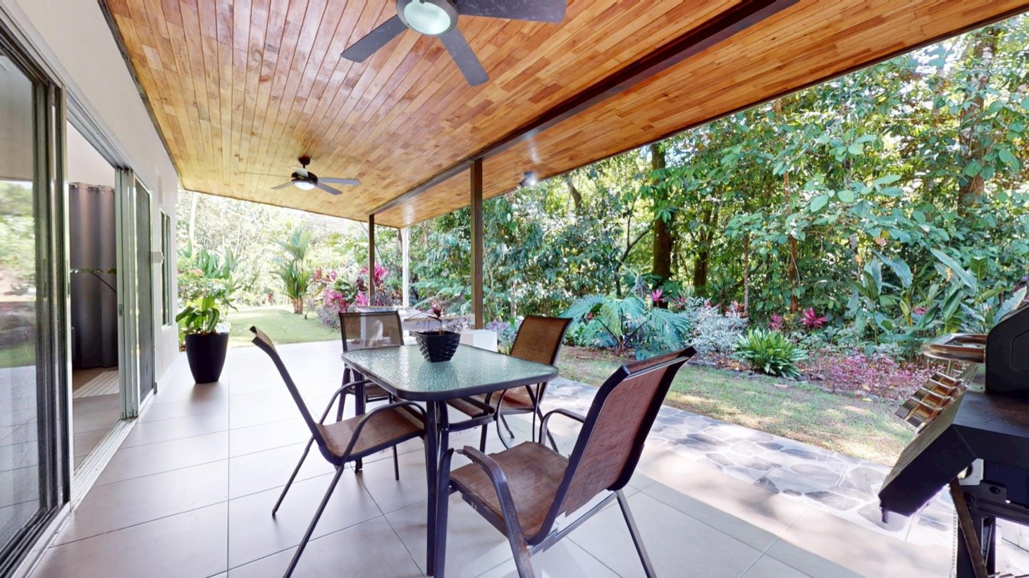 2 Bedroom Solar Home with Creek Frontage