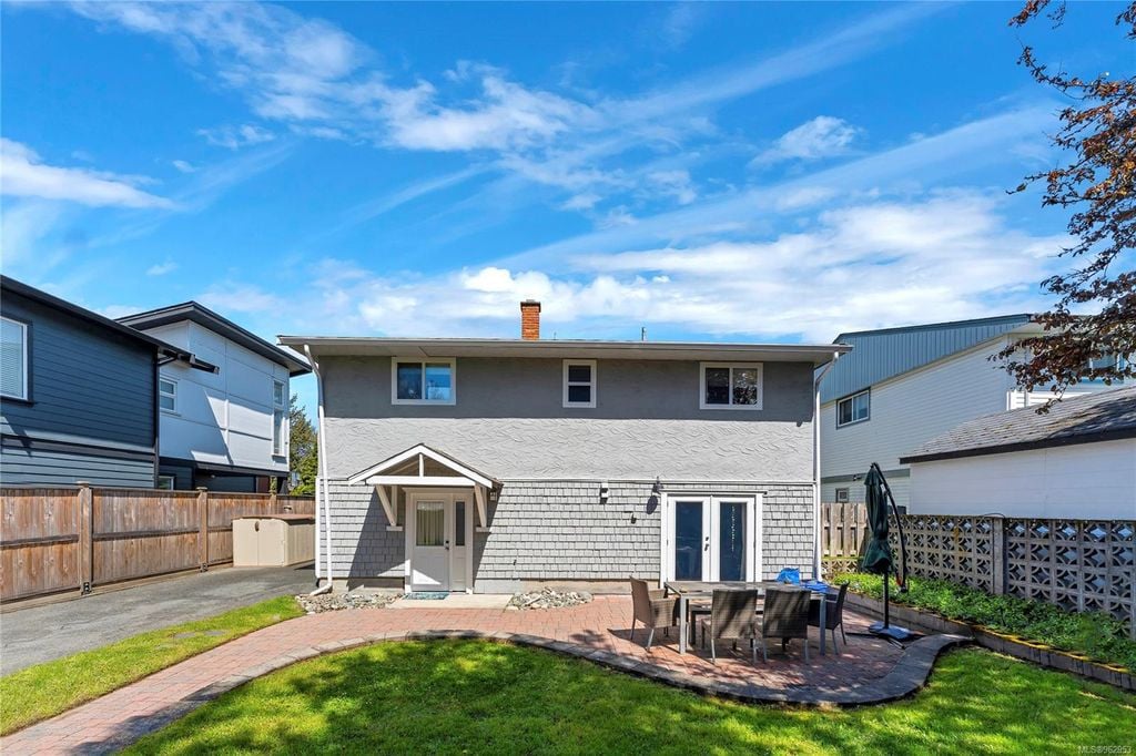 1563 San Juan Ave